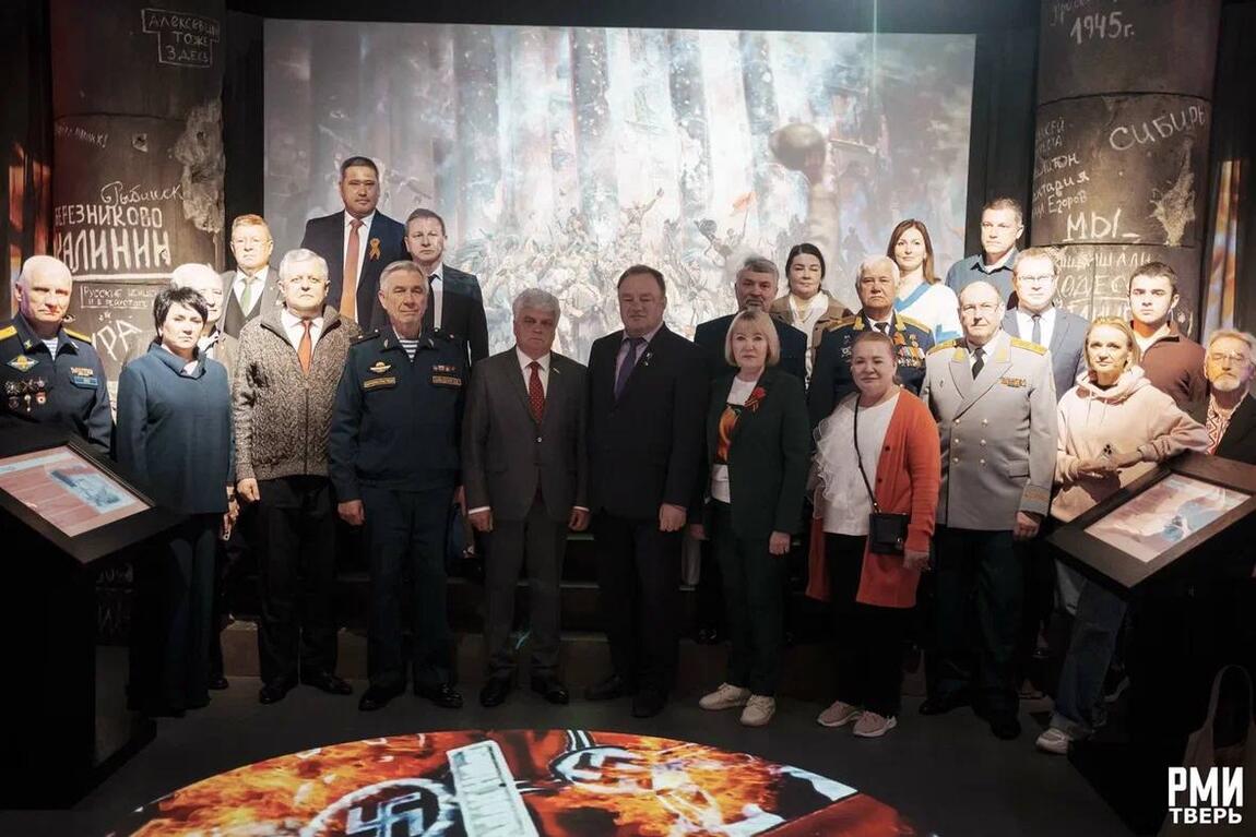 Героический подвиг советского народа