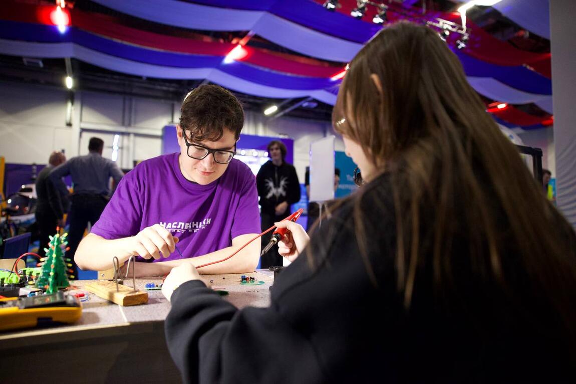 Первый день фестиваля-выставки «Наследники.Tech»