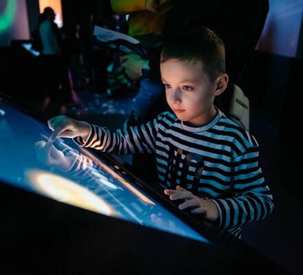 Отправляемся в путешествие сквозь время и пространство!