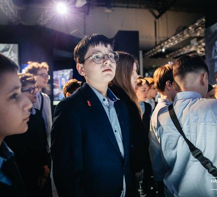 Почти 3000 школьников посетили выставку «Знание.Герои»